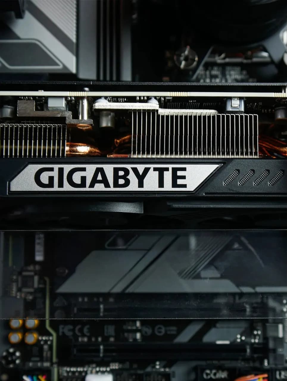 Ryzen 7 7700 · Gigabyte RTX 5070 thumbnail 8