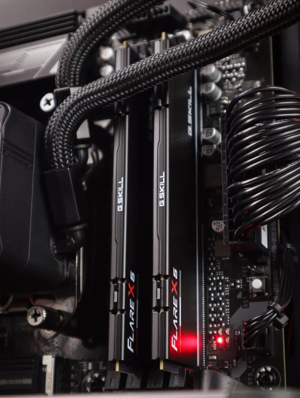 Ryzen 7 7800X3D · Gigabyte RTX 5070 thumbnail 3