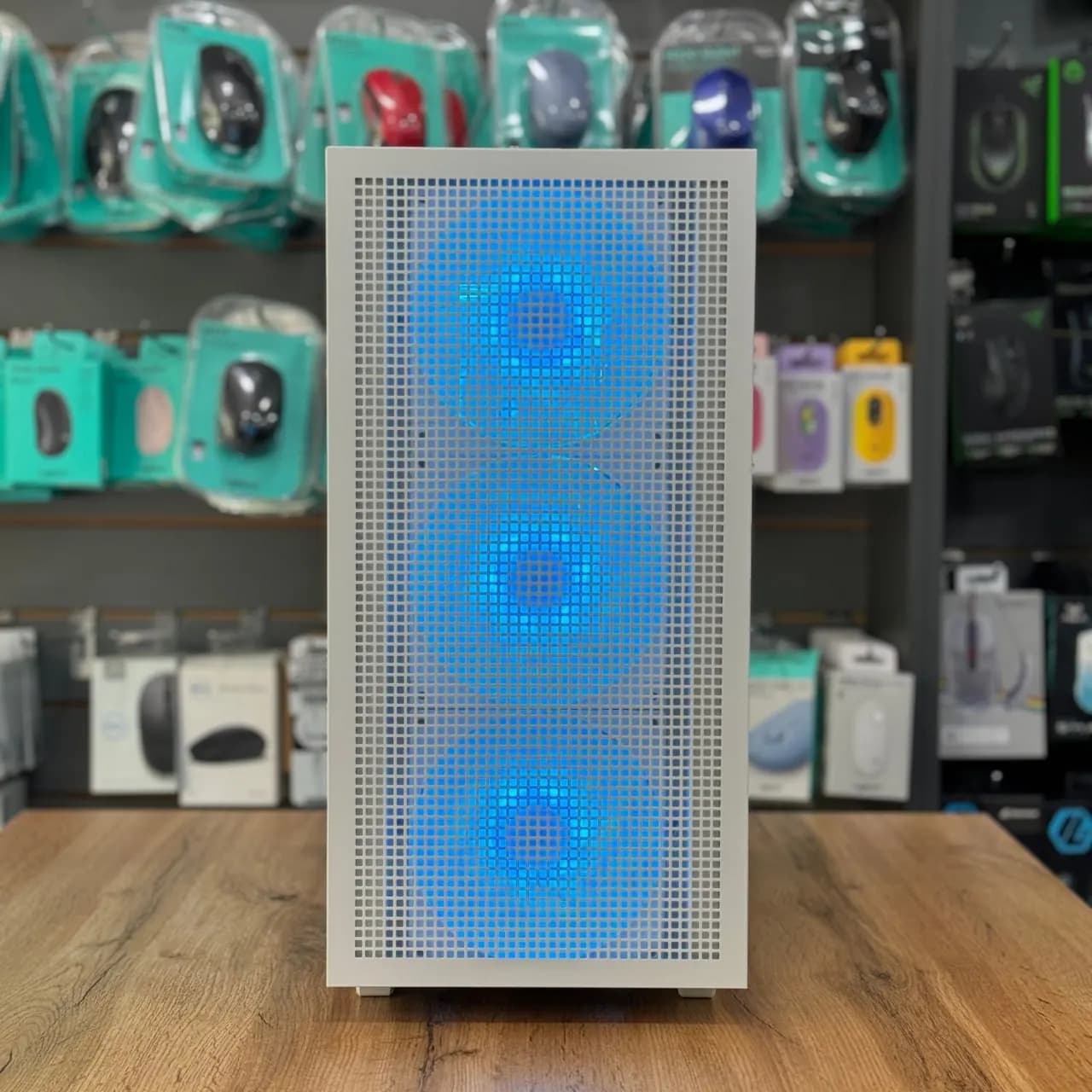 Ryzen 7 7700X · Gigabyte RTX 4060
