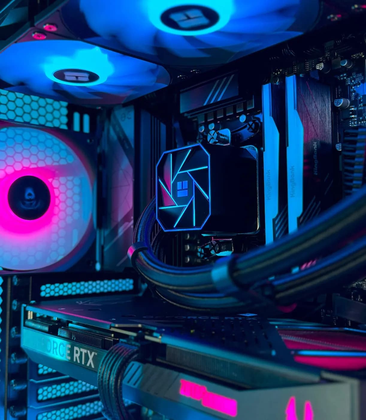 Ryzen 7 7800X3D · Zotac RTX 5070