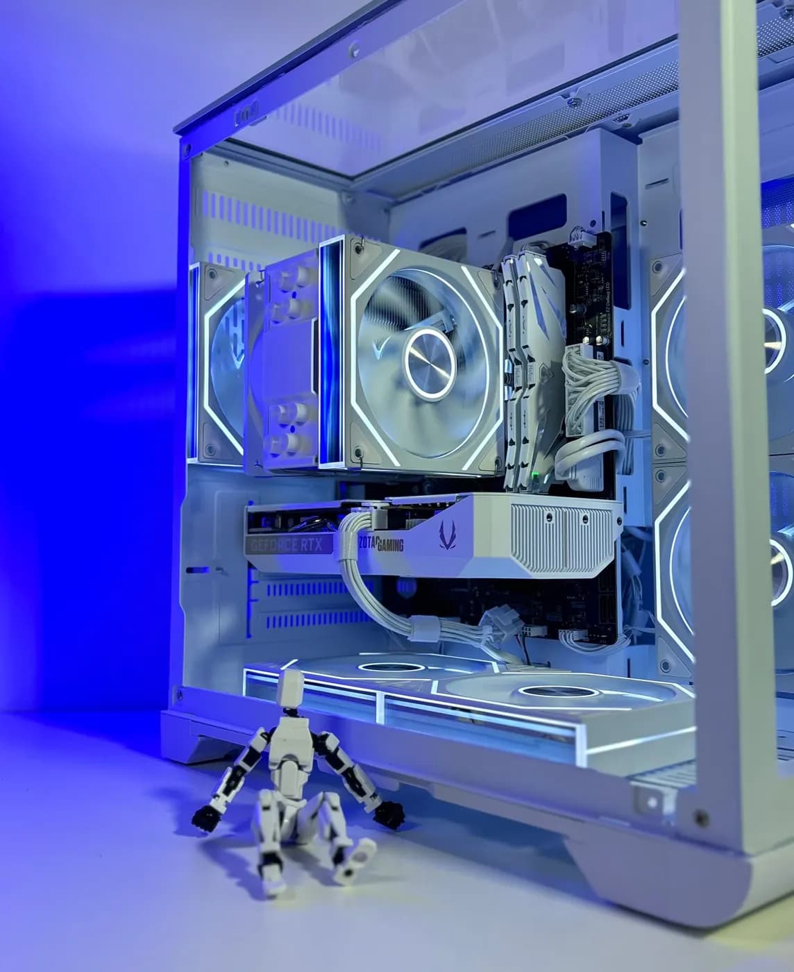 Core i5 12400F · Zotac RTX 5060 White