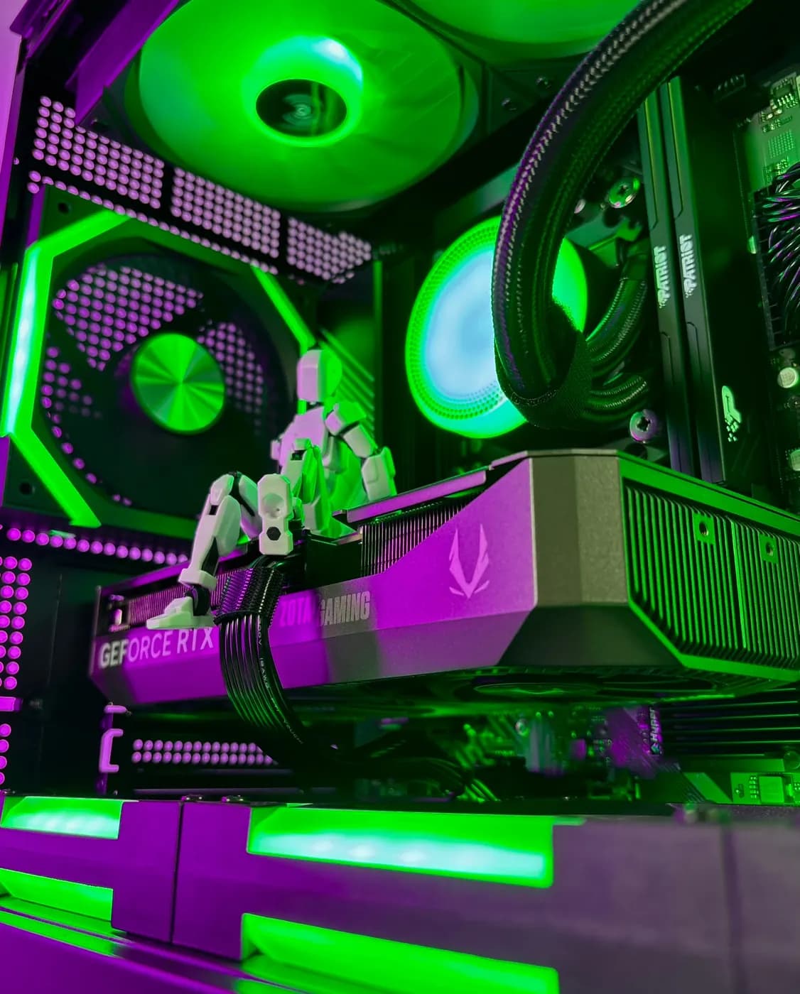 Ryzen 7 8700F · Zotac RTX 5060 Ti